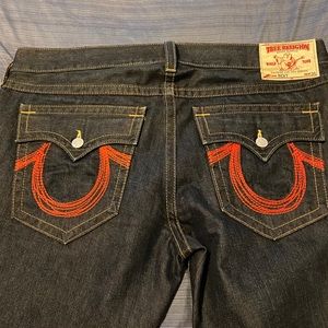 Men’s True Religion w/stitched red signs size 42
